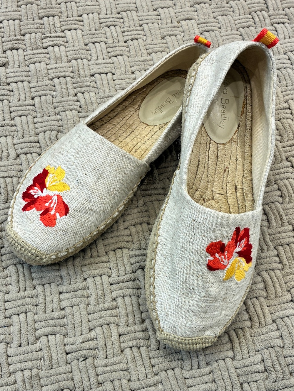 CUTE! Vera Bradley Sz 9 Embellished Espadrilles Slip Ons Dune Floral Flats